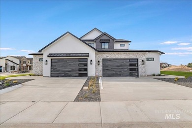 Luxury, location and privacy! Located in Twin Falls newest - photo 2