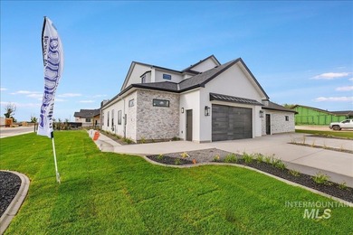 Luxury, location and privacy! Located in Twin Falls newest - photo 4
