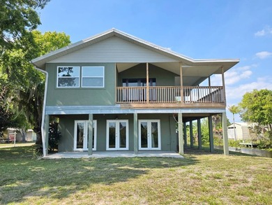 LAKEPORT - WATERFRONT ON BOTH SIDES! Discover this stunning and - photo 4