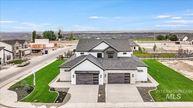 Luxury, location and privacy! Located in Twin Falls newest - photo 1