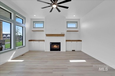 Luxury, location and privacy! Located in Twin Falls newest - photo 4