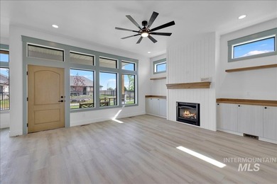 Luxury, location and privacy! Located in Twin Falls newest - photo 6