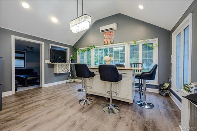 This is a well maintained and move in ready home. Three bedrooms - photo 11