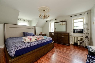 This is a well maintained and move in ready home. Three bedrooms - photo 13
