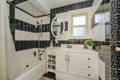 This is a well maintained and move in ready home. Three bedrooms - photo 18