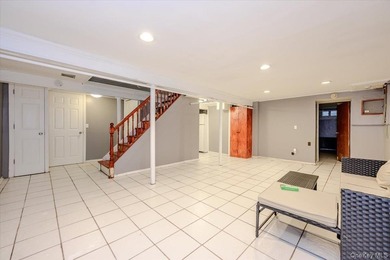 This is a well maintained and move in ready home. Three bedrooms - photo 19