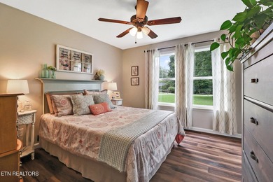 Completely Remodeled Home on a Double Lot - Move-In Ready! Don't - photo 23