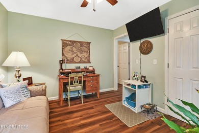 Completely Remodeled Home on a Double Lot - Move-In Ready! Don't - photo 26