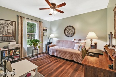Completely Remodeled Home on a Double Lot - Move-In Ready! Don't - photo 27