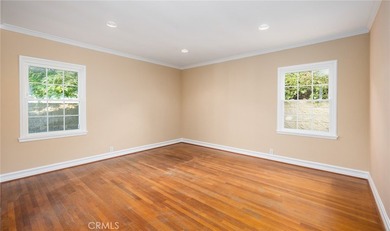 *Single level *2 car garage *Floral Park *Remodeled. Nestled in - photo 27
