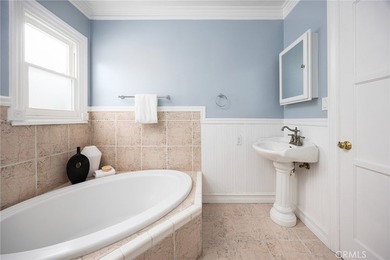 *Single level *2 car garage *Floral Park *Remodeled. Nestled in - photo 29