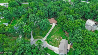 Completely Remodeled Home on a Double Lot - Move-In Ready! Don't - photo 33