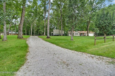 Completely Remodeled Home on a Double Lot - Move-In Ready! Don't - photo 37