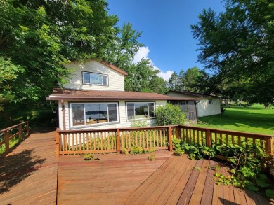 Lake Sinissippi Home For Sale in Juneau Wisconsin