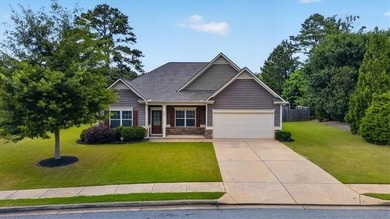 Welcome home to this beautifully maintained true ranch-style - photo 2