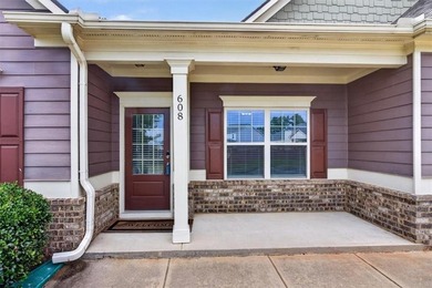 Welcome home to this beautifully maintained true ranch-style - photo 3
