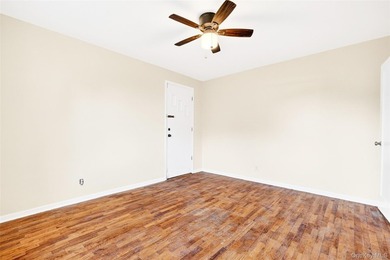 Spacious and sun-filled open-concept one-bedroom home located in - photo 12