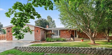 Solar powered, mid-century charmer has more to offer than - photo 1