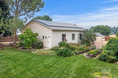 Solar powered, mid-century charmer has more to offer than - photo 4