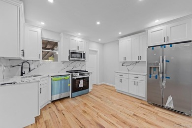 Space, style & modern luxury come together at 4 Crosby Avenue. A - photo 3