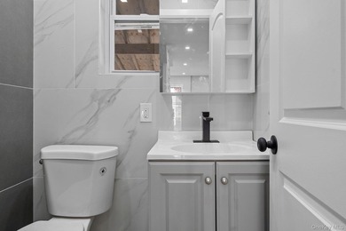 Space, style & modern luxury come together at 4 Crosby Avenue. A - photo 5