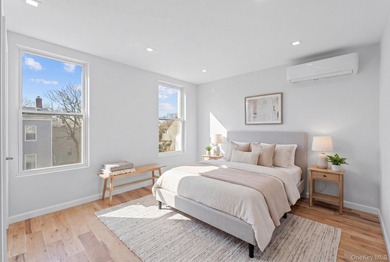 Space, style & modern luxury come together at 4 Crosby Avenue. A - photo 8