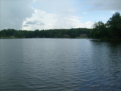 Fabulous Lakefront Home! Beautifully maintained and cared for! - photo 12