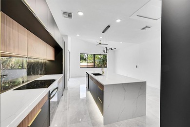 GREAT INVESTMENT. TENANT OCCUPIED. DO NOT DISTURB TENANT. This - photo 12