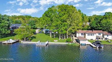 Fabulous Lakefront Home! Beautifully maintained and cared for! - photo 13