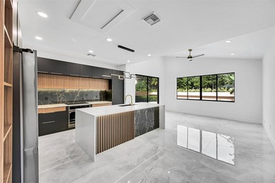 GREAT INVESTMENT. TENANT OCCUPIED. DO NOT DISTURB TENANT. This - photo 14
