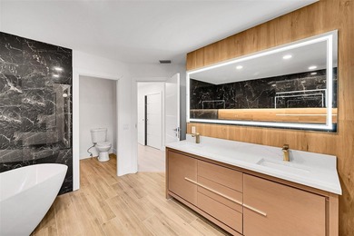 GREAT INVESTMENT. TENANT OCCUPIED. DO NOT DISTURB TENANT. This - photo 19