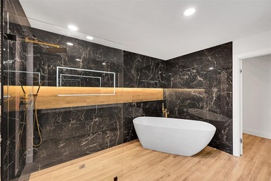 GREAT INVESTMENT. TENANT OCCUPIED. DO NOT DISTURB TENANT. This - photo 20