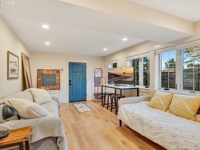 Easy living in this 2019 custom built home in excellent - photo 22