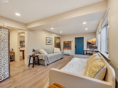 Easy living in this 2019 custom built home in excellent - photo 23