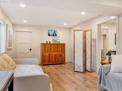 Easy living in this 2019 custom built home in excellent - photo 24
