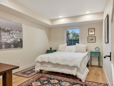 Easy living in this 2019 custom built home in excellent - photo 27