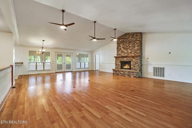 Fabulous Lakefront Home! Beautifully maintained and cared for! - photo 29
