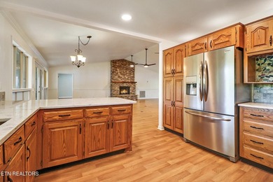 Fabulous Lakefront Home! Beautifully maintained and cared for! - photo 32