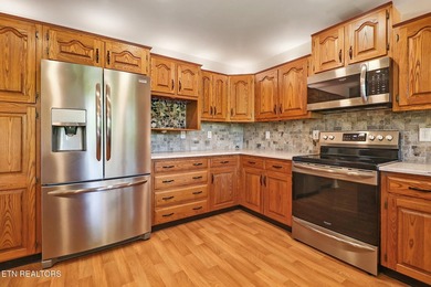 Fabulous Lakefront Home! Beautifully maintained and cared for! - photo 33