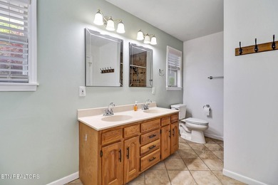 Fabulous Lakefront Home! Beautifully maintained and cared for! - photo 39