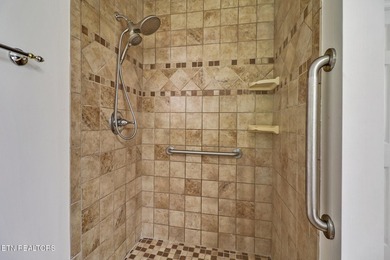 Fabulous Lakefront Home! Beautifully maintained and cared for! - photo 40