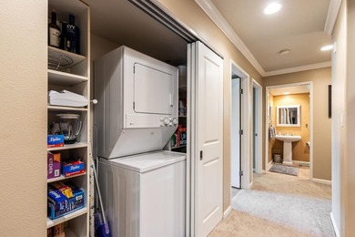 Absolutely stunning corner 3 bedroom 2 bath extra large - photo 42