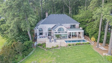 Private waterfront home on 1.25 acres offers the ultimate in - photo 43
