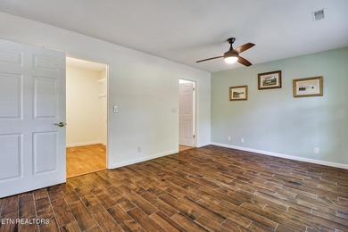 Fabulous Lakefront Home! Beautifully maintained and cared for! - photo 48