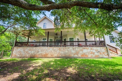 Welcome to Dancing Bear, where over two acres of lush Texas Hill - photo 3