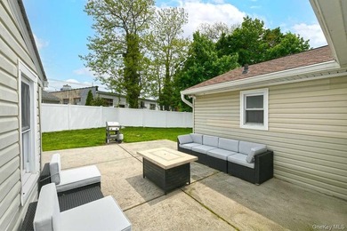 Price Improvement! Welcome to this beautifully maintained home - photo 30