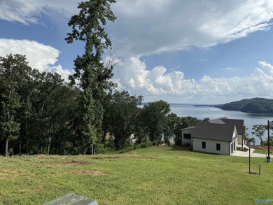 Lake Lot For Sale in Guntersville, Alabama