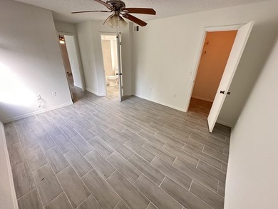 Welcome to paradise in West Palm Beach! This recently updated - photo 12