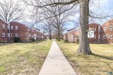 Welcome to this charming 1-bedroom, 1-bath co-op perfectly - photo 20