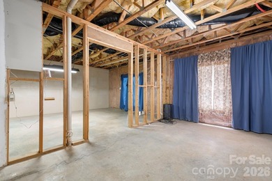 Welcome home to this beautifully maintained traditional - photo 27